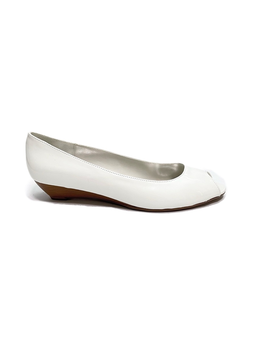 Vintage Y2K deadstock white vegan patent leather peep toe wedge kitten heels